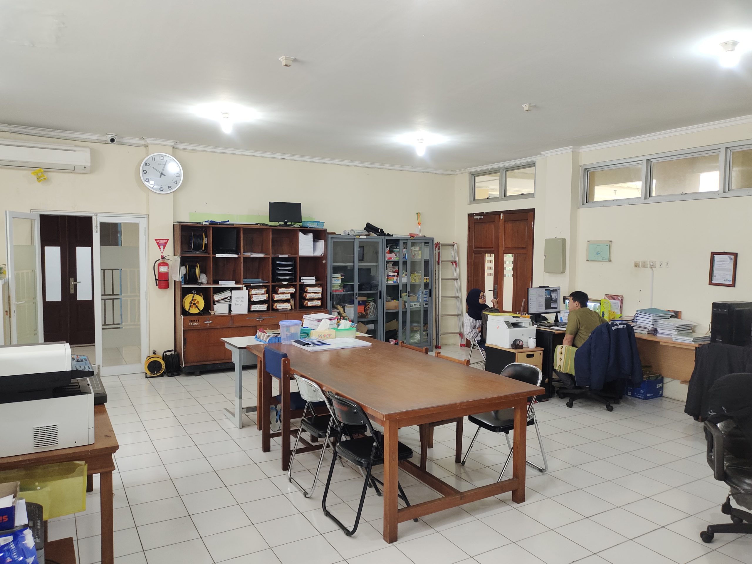 Ruang Administrasi 2